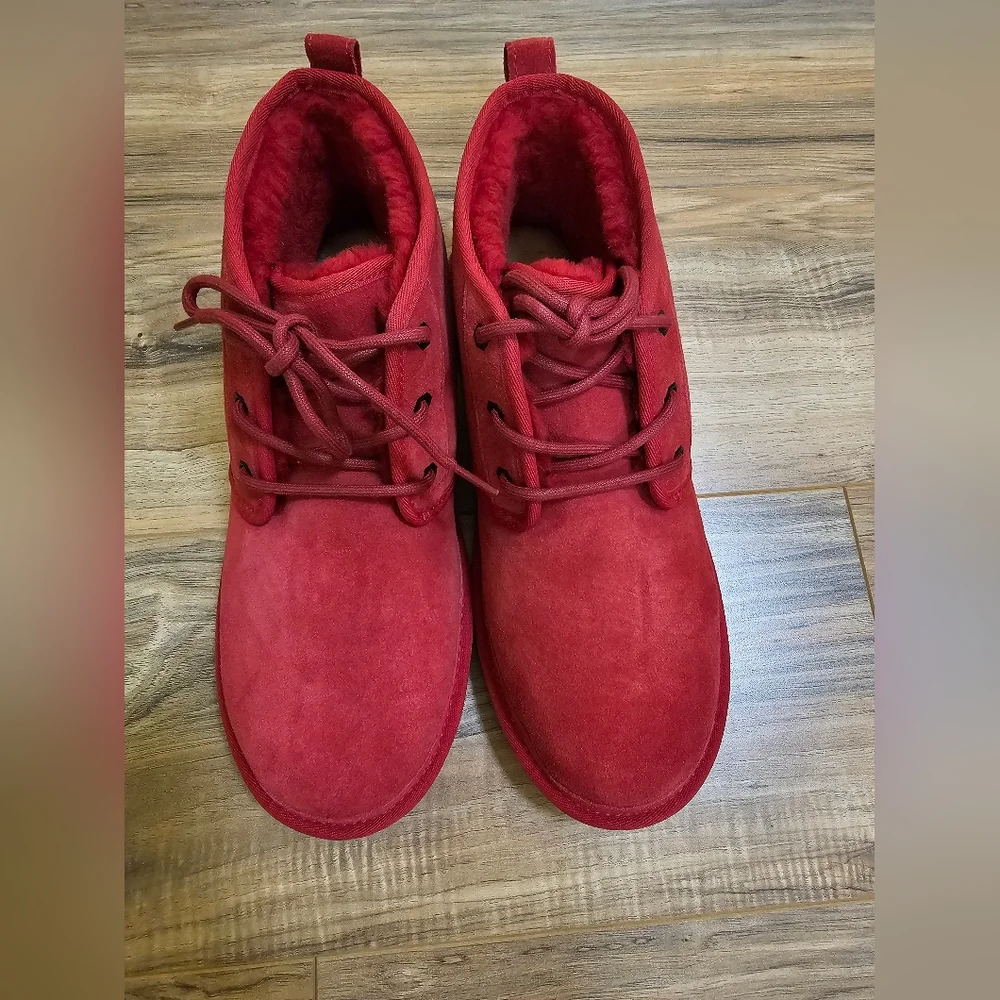 UGG Neumel boots, samba red, US 11
